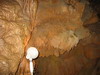 [Lake Shasta Caverns]
				<br>수도 없이 많은 종유석, Soda Straw(수없이 많은 빨대가 늘어진 것같은 모양), 원추형을 비롯한 수많은 석순, Flowstone(바닥이나 벽에 물이 물이 흐르는 곳을 따라 
				calsite가 종이모양으로 형성된 것) 등등등.....